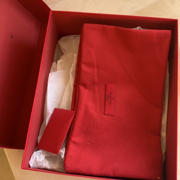 Authentic Valentino rockstud heels, sz 40. - Picture 7 of 11